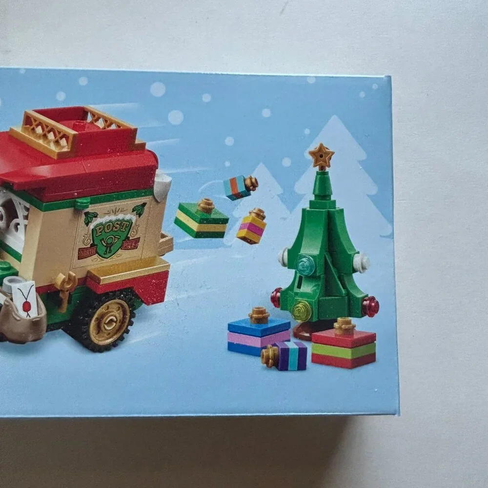 NEW Lego Santa's Delivery Truck Set #40746 - 224 Pieces - Picture 5 of 9